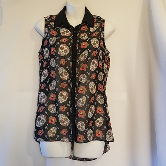 SKULLS AND ROSES SLEEVELESS GOTHIC TOP - Picture 3 of 8